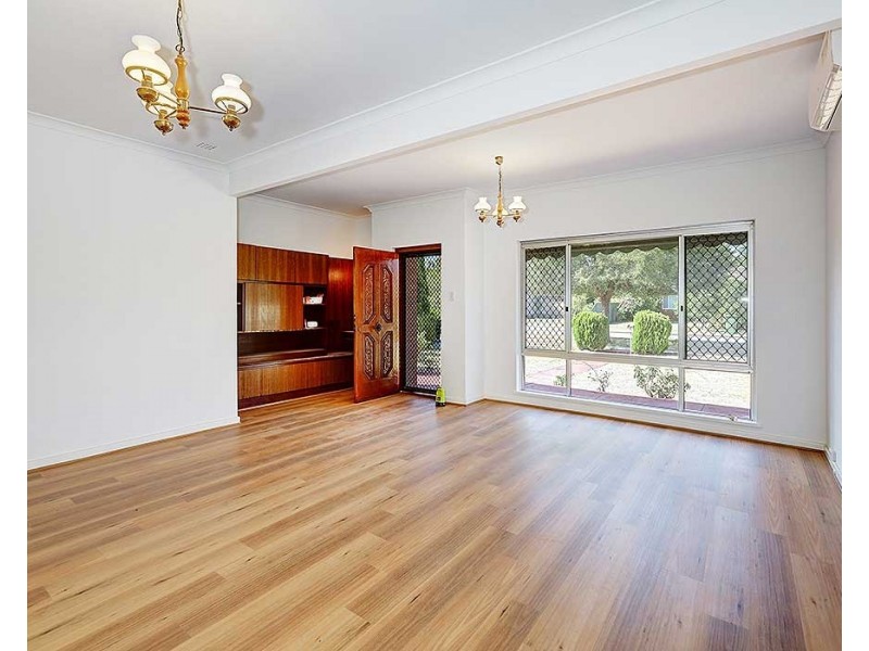 10 Finnan Street, Cloverdale WA 6105