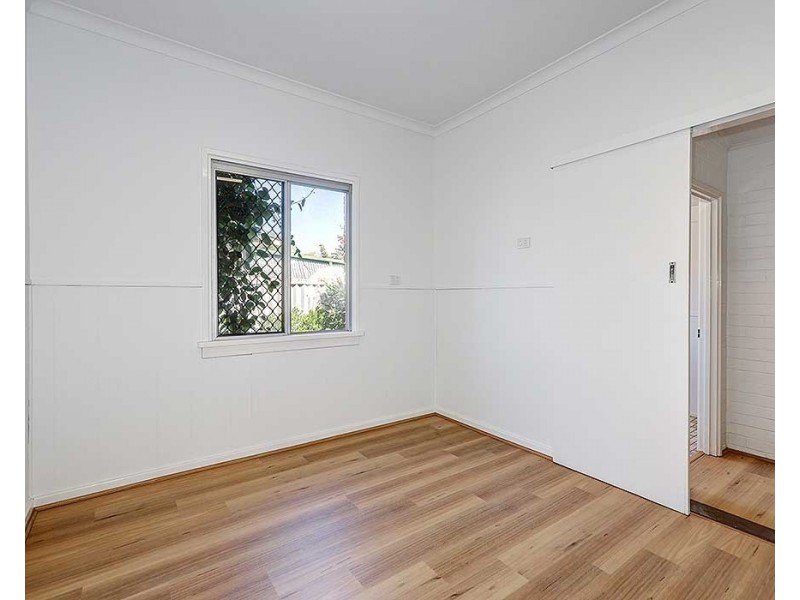 10 Finnan Street, Cloverdale WA 6105
