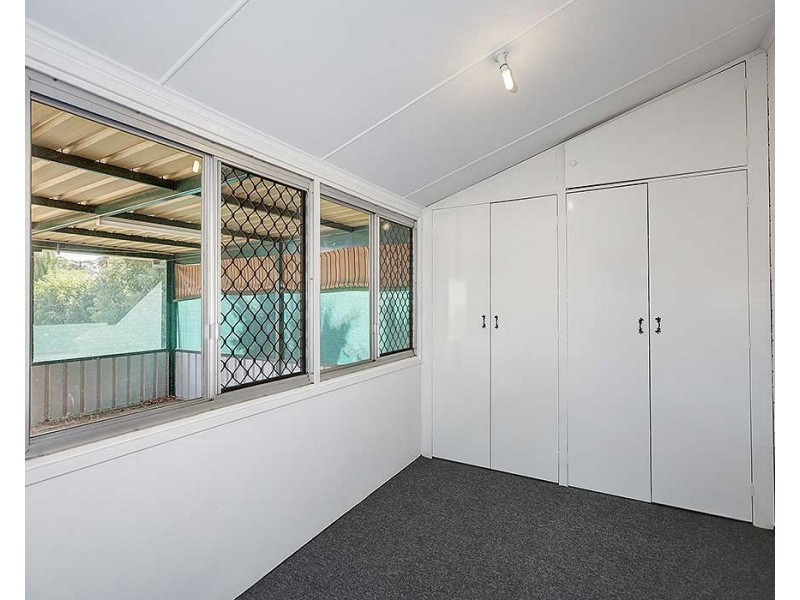 10 Finnan Street, Cloverdale WA 6105