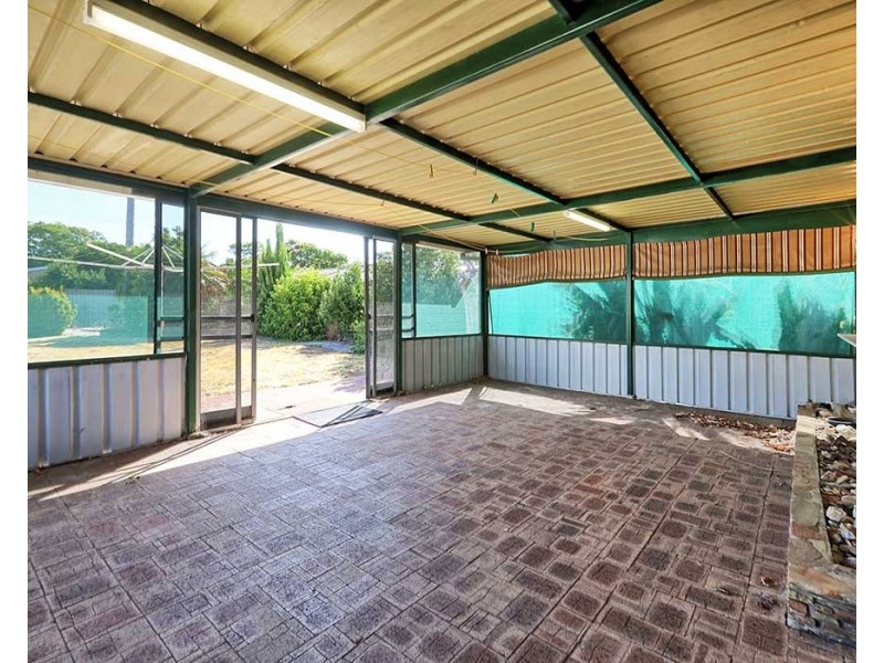 10 Finnan Street, Cloverdale WA 6105