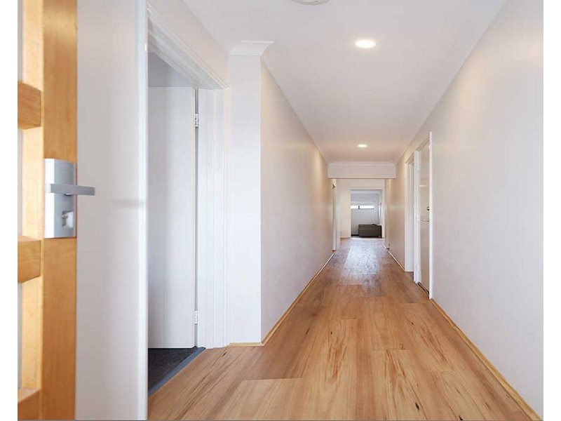 4/126 Bushmead Road, Hazelmere WA 6055