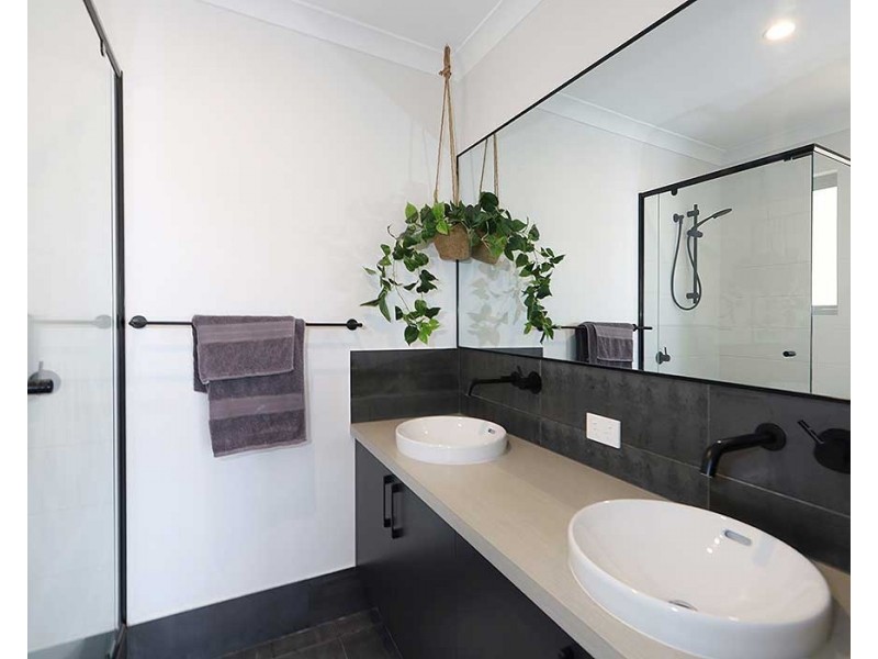 4/126 Bushmead Road, Hazelmere WA 6055