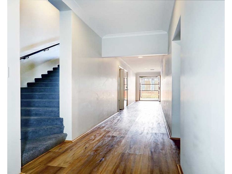 4/126 Bushmead Road, Hazelmere WA 6055