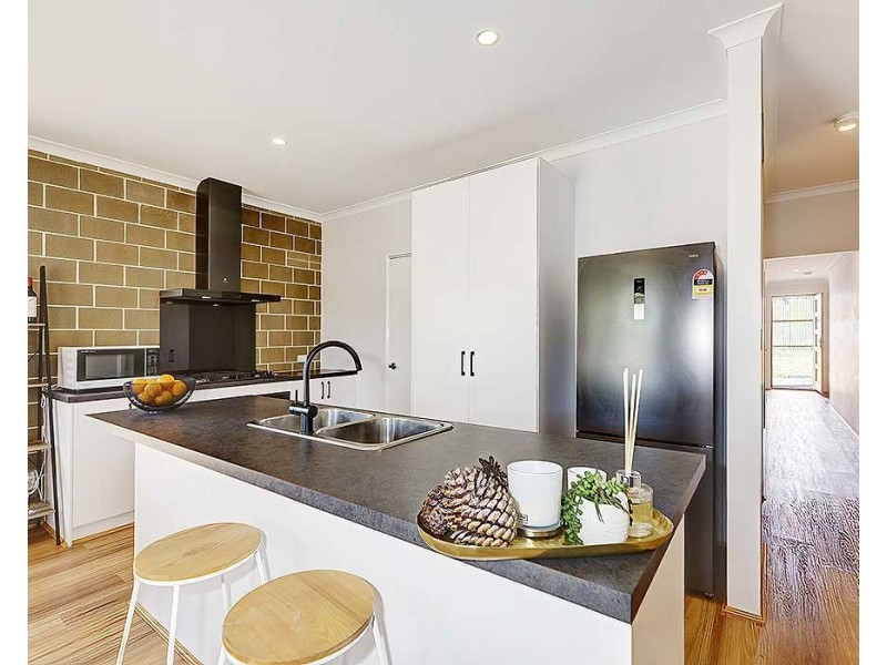 4/126 Bushmead Road, Hazelmere WA 6055