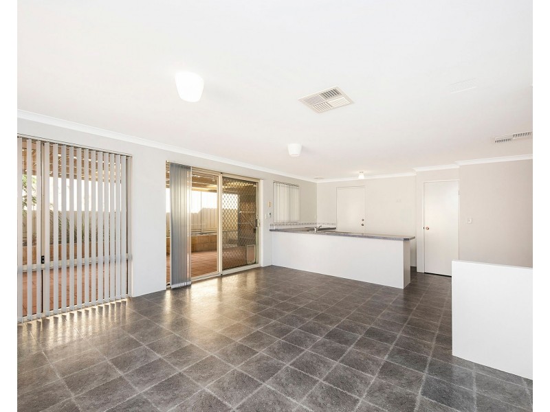14 Passionfruit Way, Forrestfield WA 6058