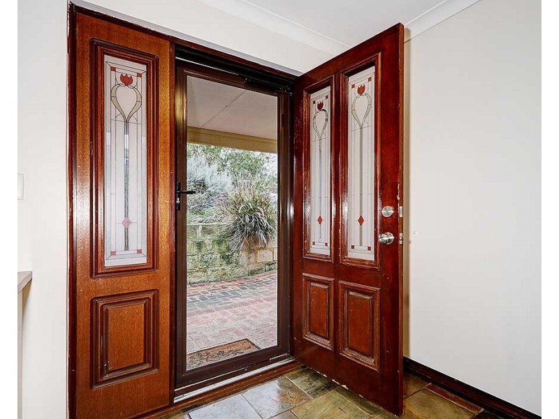 6 Cottingley Place, Swan View WA 6056