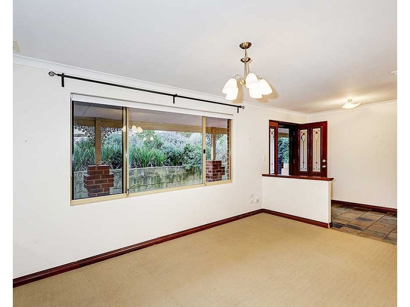 6 Cottingley Place, Swan View WA 6056