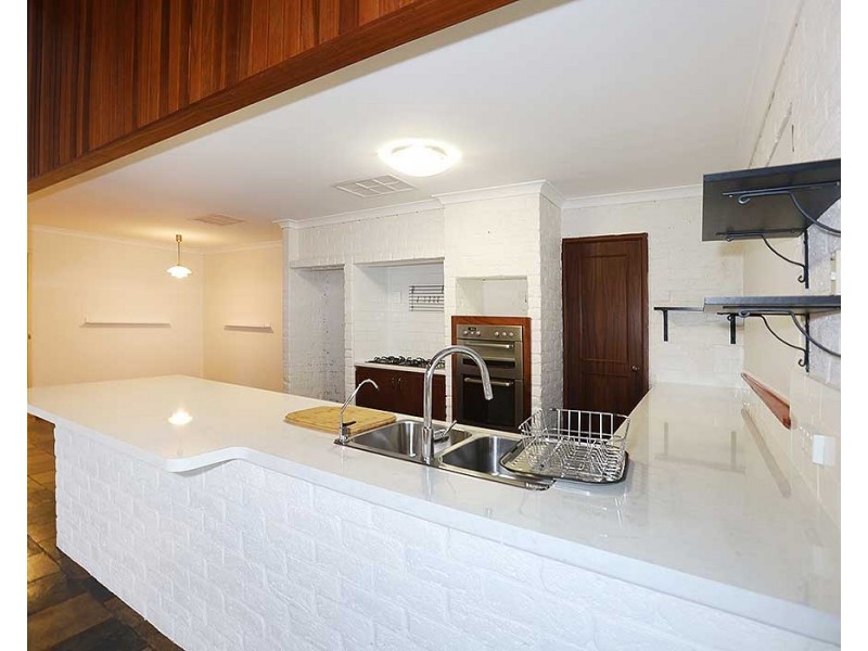6 Cottingley Place, Swan View WA 6056