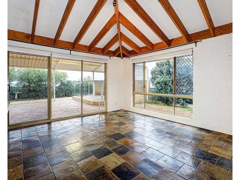 6 Cottingley Place, Swan View WA 6056