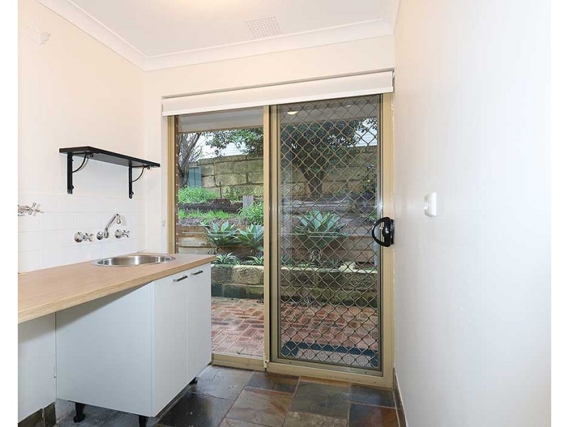 6 Cottingley Place, Swan View WA 6056