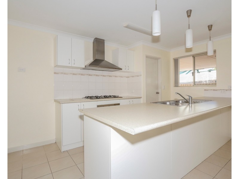 15A Parkfield Road, Kelmscott WA 6111