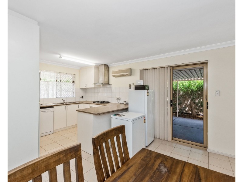 15 Parkfield Road, Kelmscott WA 6111