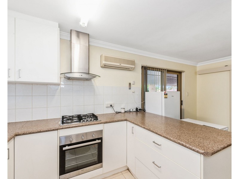 15 Parkfield Road, Kelmscott WA 6111