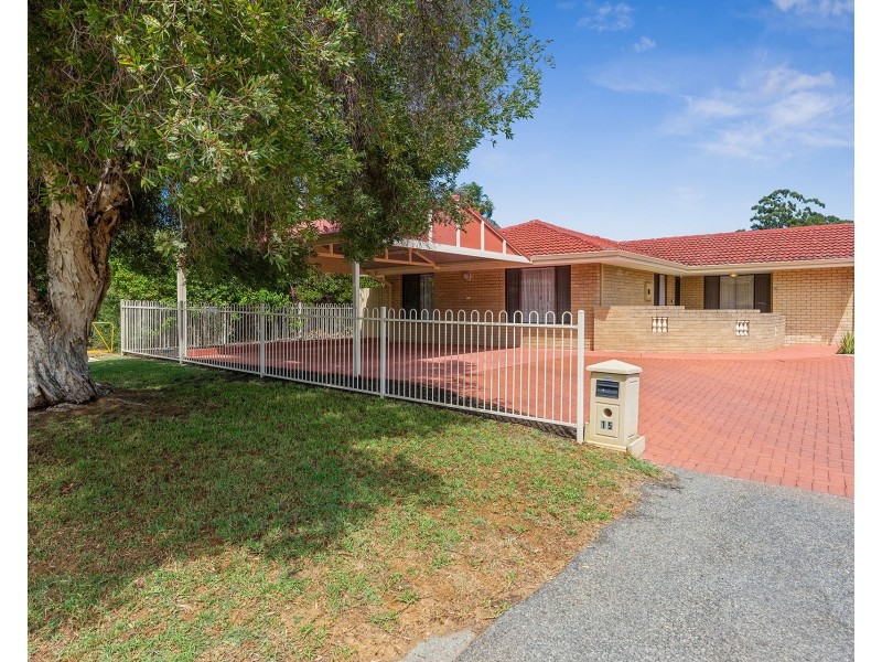 15 Parkfield Road, Kelmscott WA 6111