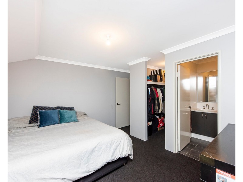 6 Rowell Gardens, High Wycombe WA 6057