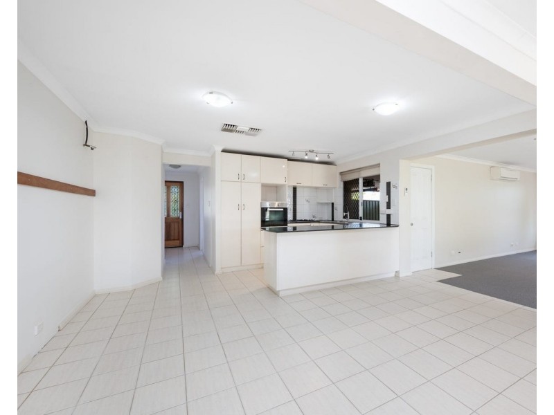 15 Coola Place, High Wycombe WA 6057