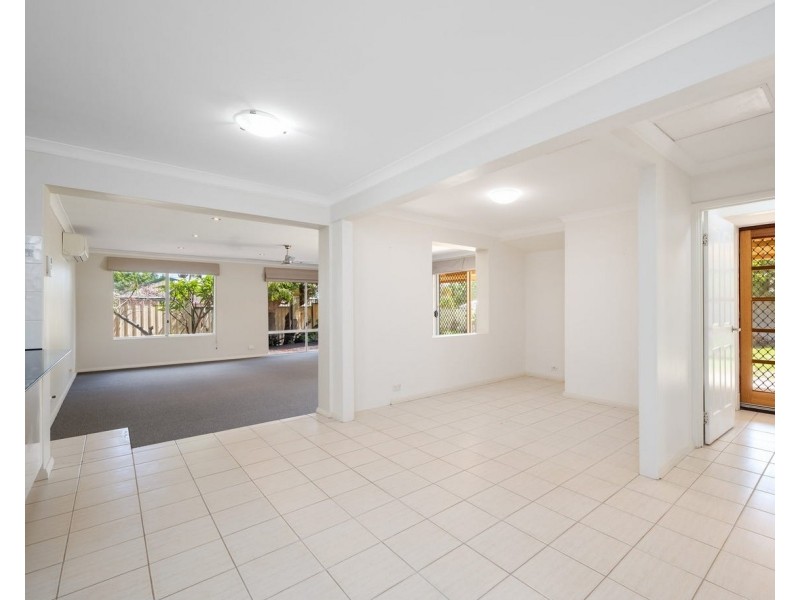 15 Coola Place, High Wycombe WA 6057