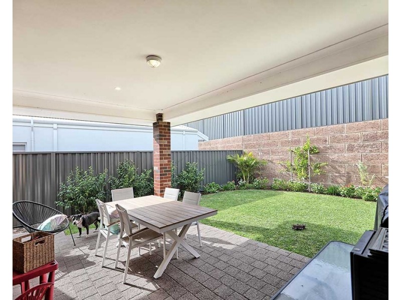 21 Lockhart Crescent, South Guildford WA 6055