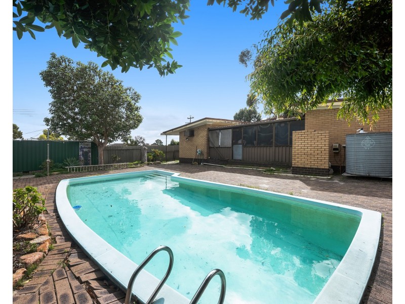 4 Murray Drive, High Wycombe WA 6057