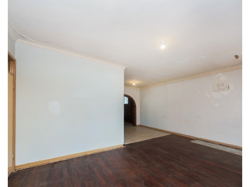 4 Murray Drive, High Wycombe WA 6057