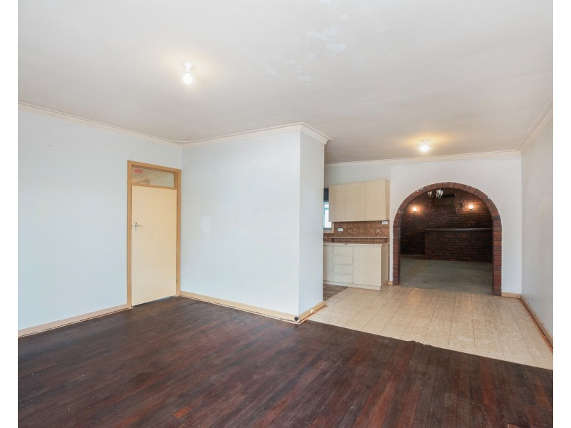 4 Murray Drive, High Wycombe WA 6057