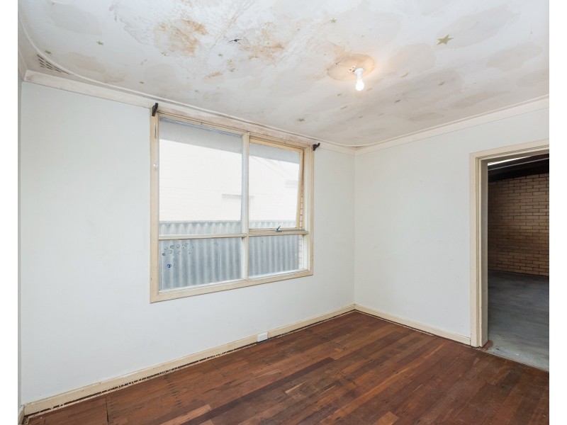 4 Murray Drive, High Wycombe WA 6057