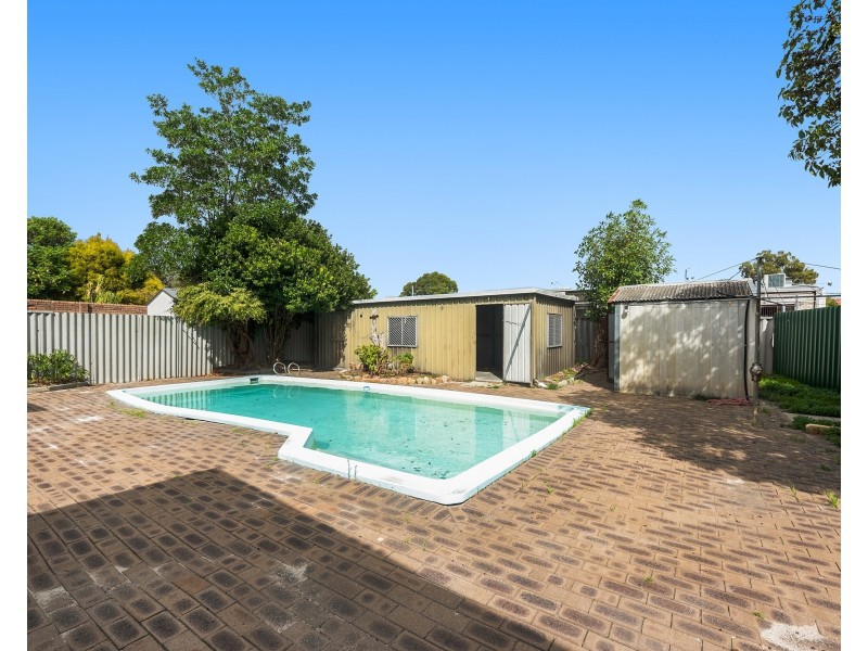 4 Murray Drive, High Wycombe WA 6057