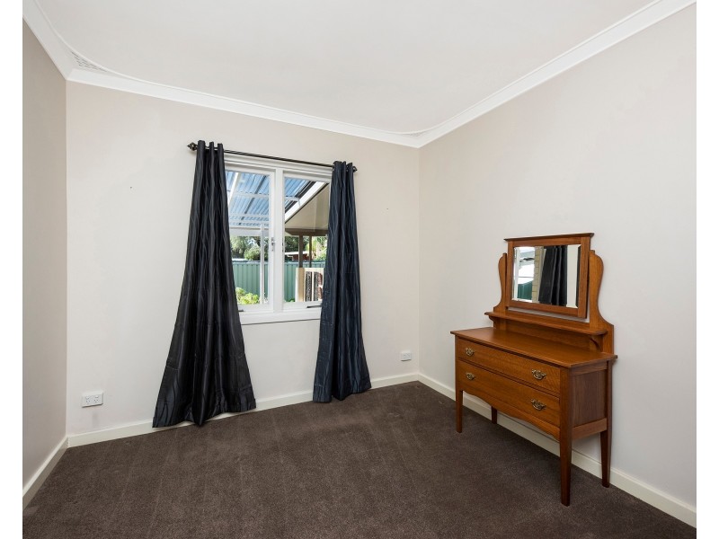 14 Kathleen Close, Maida Vale WA 6057