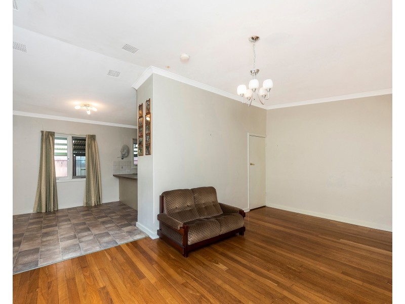 14 Kathleen Close, Maida Vale WA 6057