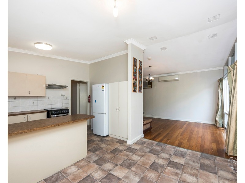 14 Kathleen Close, Maida Vale WA 6057