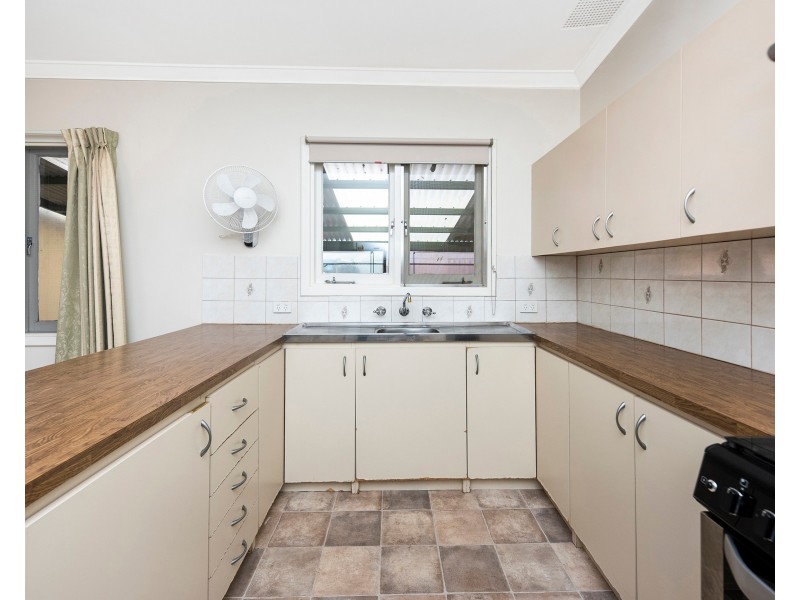 14 Kathleen Close, Maida Vale WA 6057