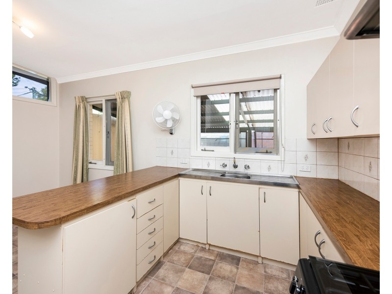 14 Kathleen Close, Maida Vale WA 6057