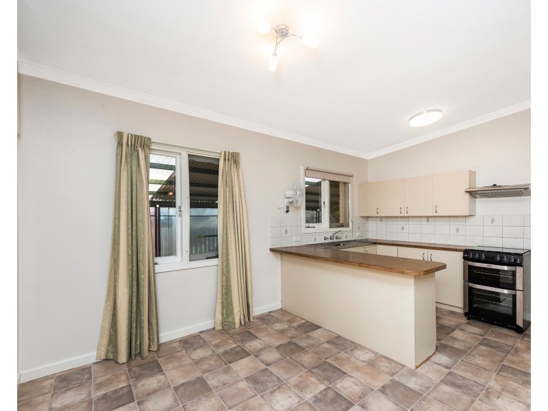 14 Kathleen Close, Maida Vale WA 6057