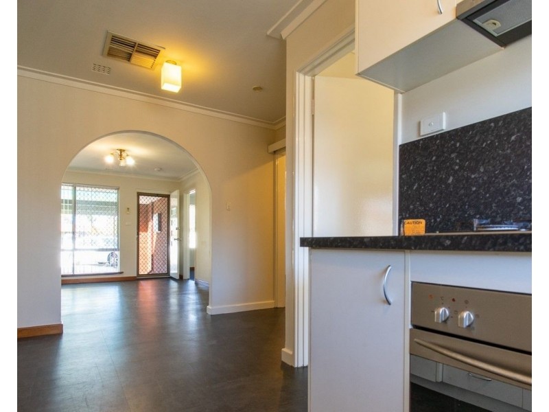 124A Thomas Street, Queens Park WA 6107