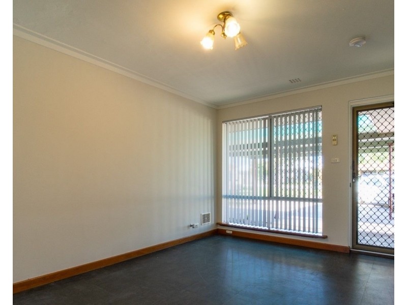 124A Thomas Street, Queens Park WA 6107