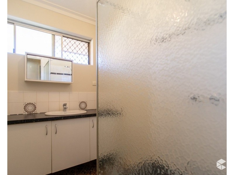 124A Thomas Street, Queens Park WA 6107