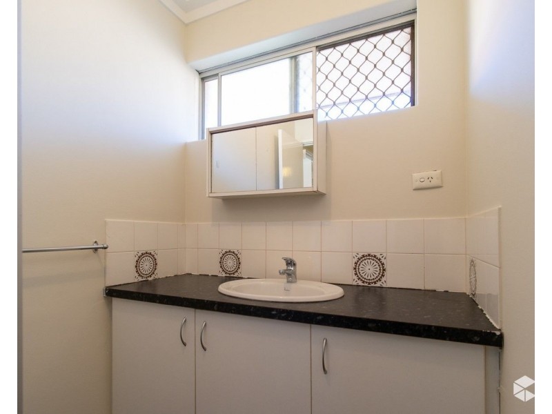 124A Thomas Street, Queens Park WA 6107