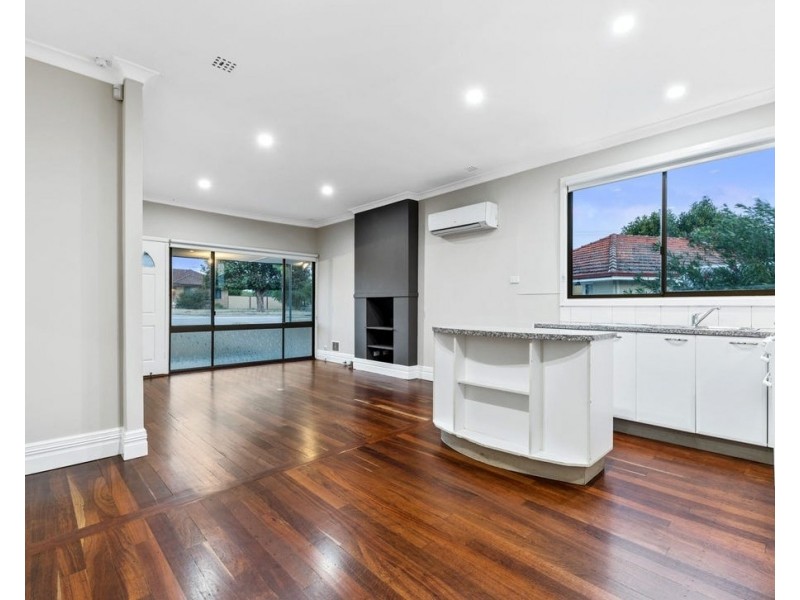 13 McGlinn Way, Cloverdale WA 6105