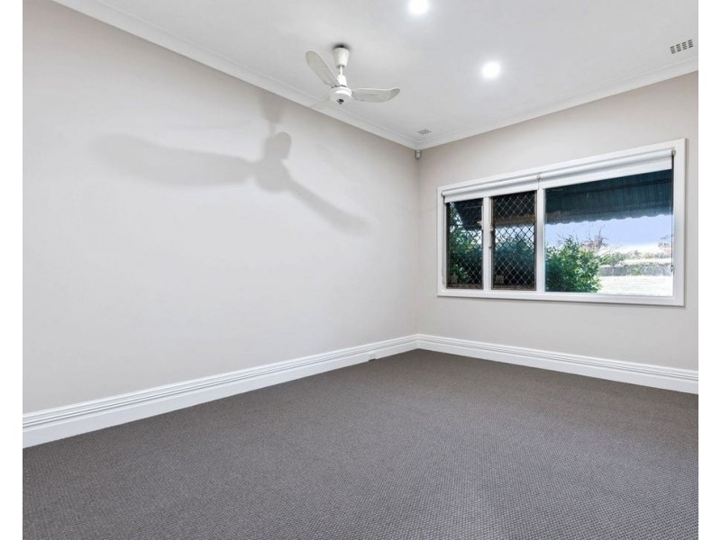 13 McGlinn Way, Cloverdale WA 6105