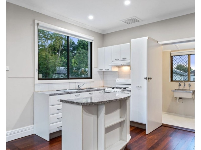 13 McGlinn Way, Cloverdale WA 6105