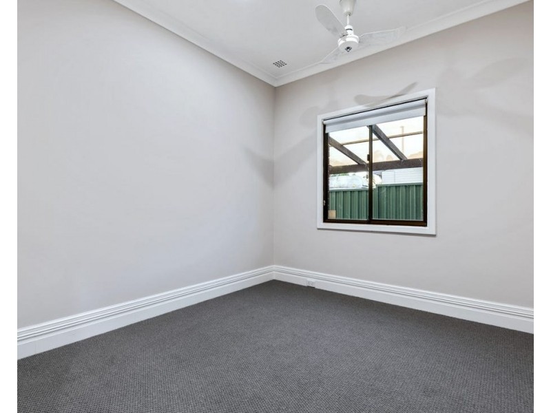 13 McGlinn Way, Cloverdale WA 6105