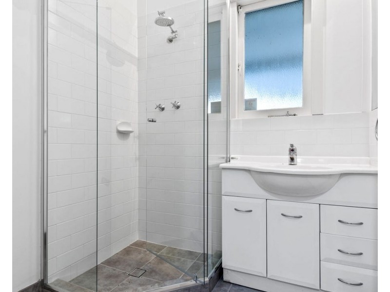 13 McGlinn Way, Cloverdale WA 6105