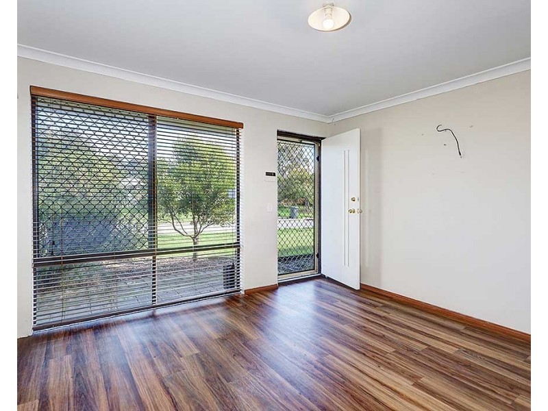 8 Spiers Place, Middle Swan WA 6056