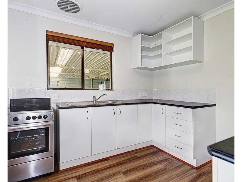 8 Spiers Place, Middle Swan WA 6056