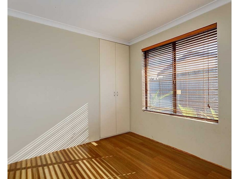 8 Spiers Place, Middle Swan WA 6056