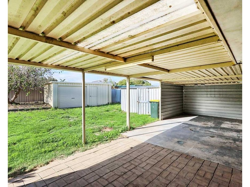 8 Spiers Place, Middle Swan WA 6056