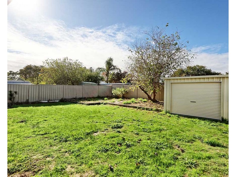 8 Spiers Place, Middle Swan WA 6056