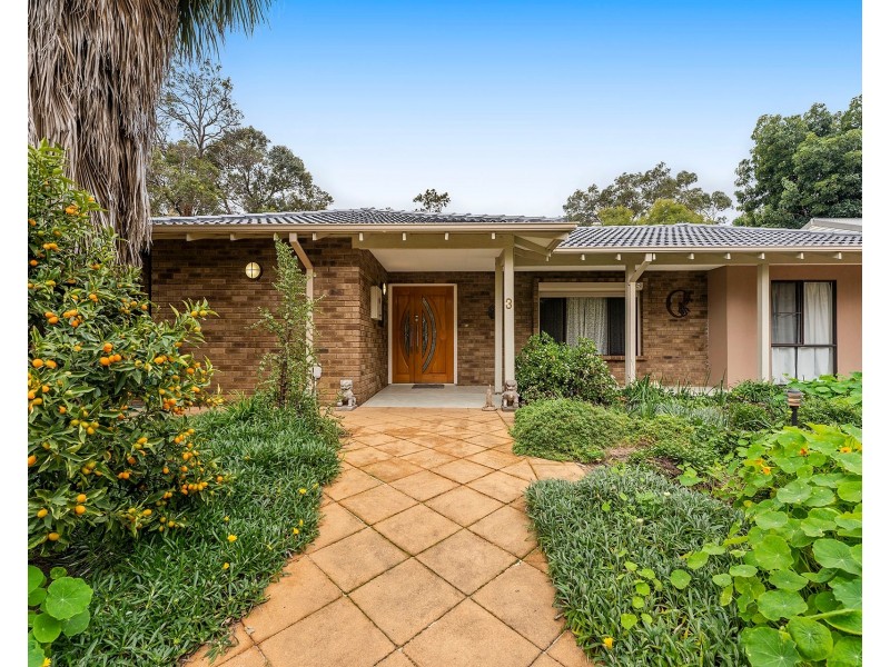 3 Irwin Place, Maida Vale WA 6057