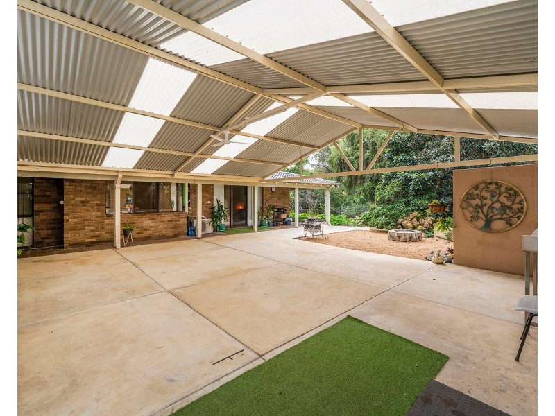 3 Irwin Place, Maida Vale WA 6057