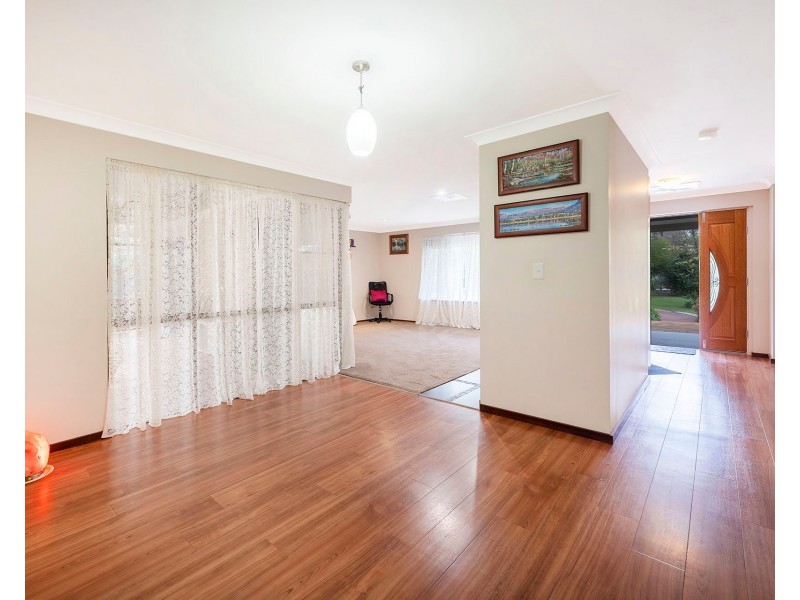 3 Irwin Place, Maida Vale WA 6057